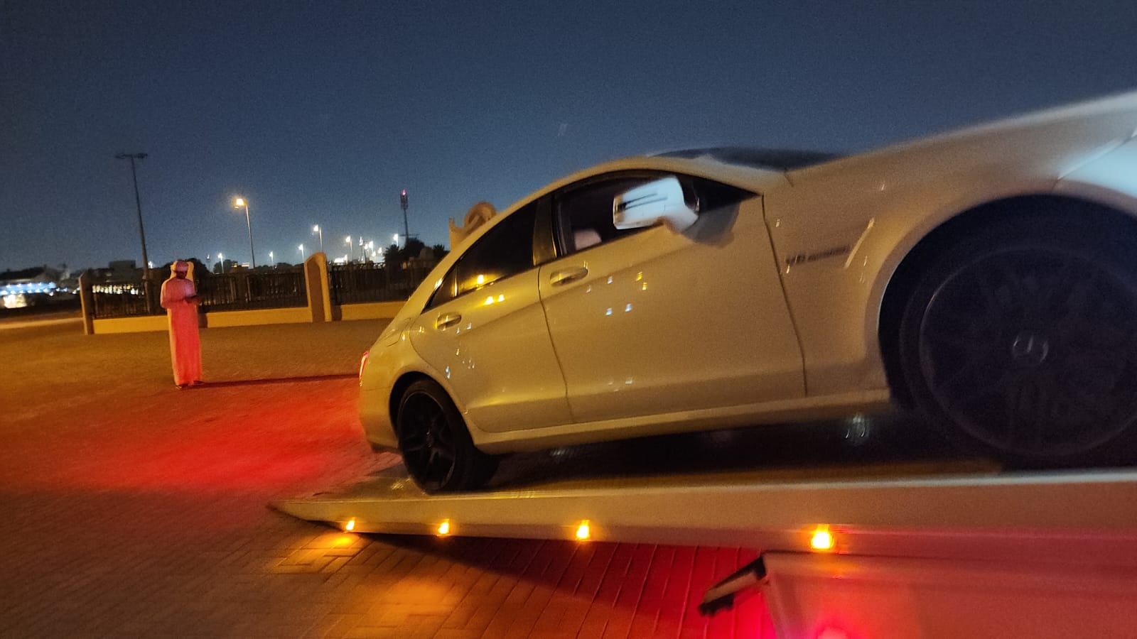 Recovery truck image 2